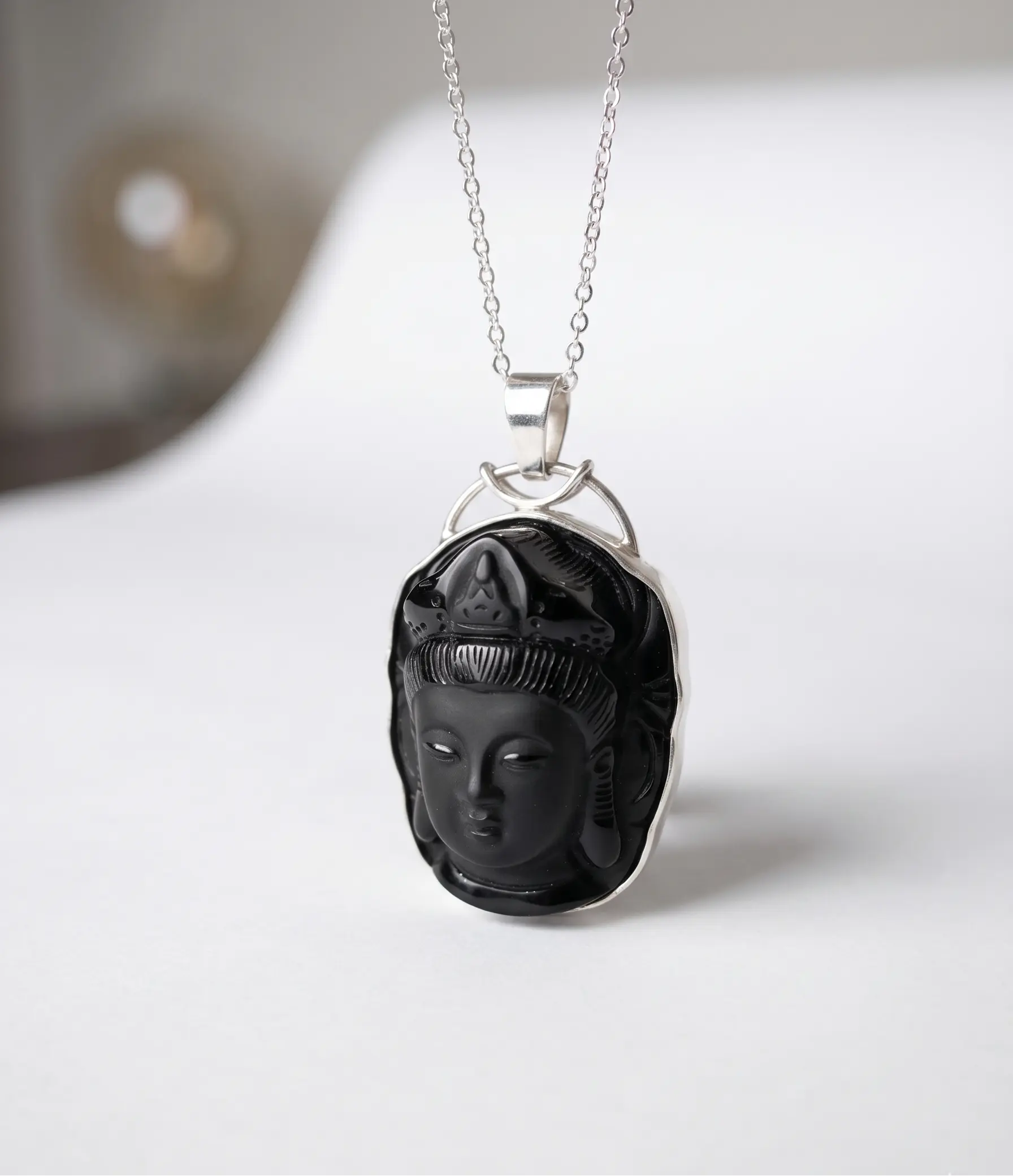 Serenidad Ancestral | Colgante de Obsidiana Negra Tallada & Plata 925